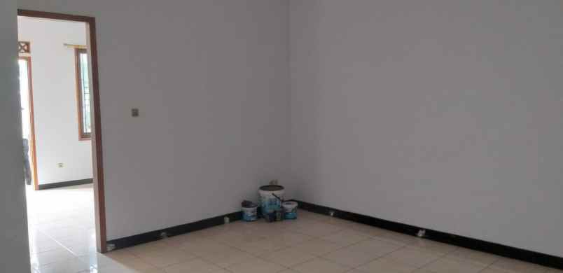 rumah lokasi strategis di kayu putih jakarta timur
