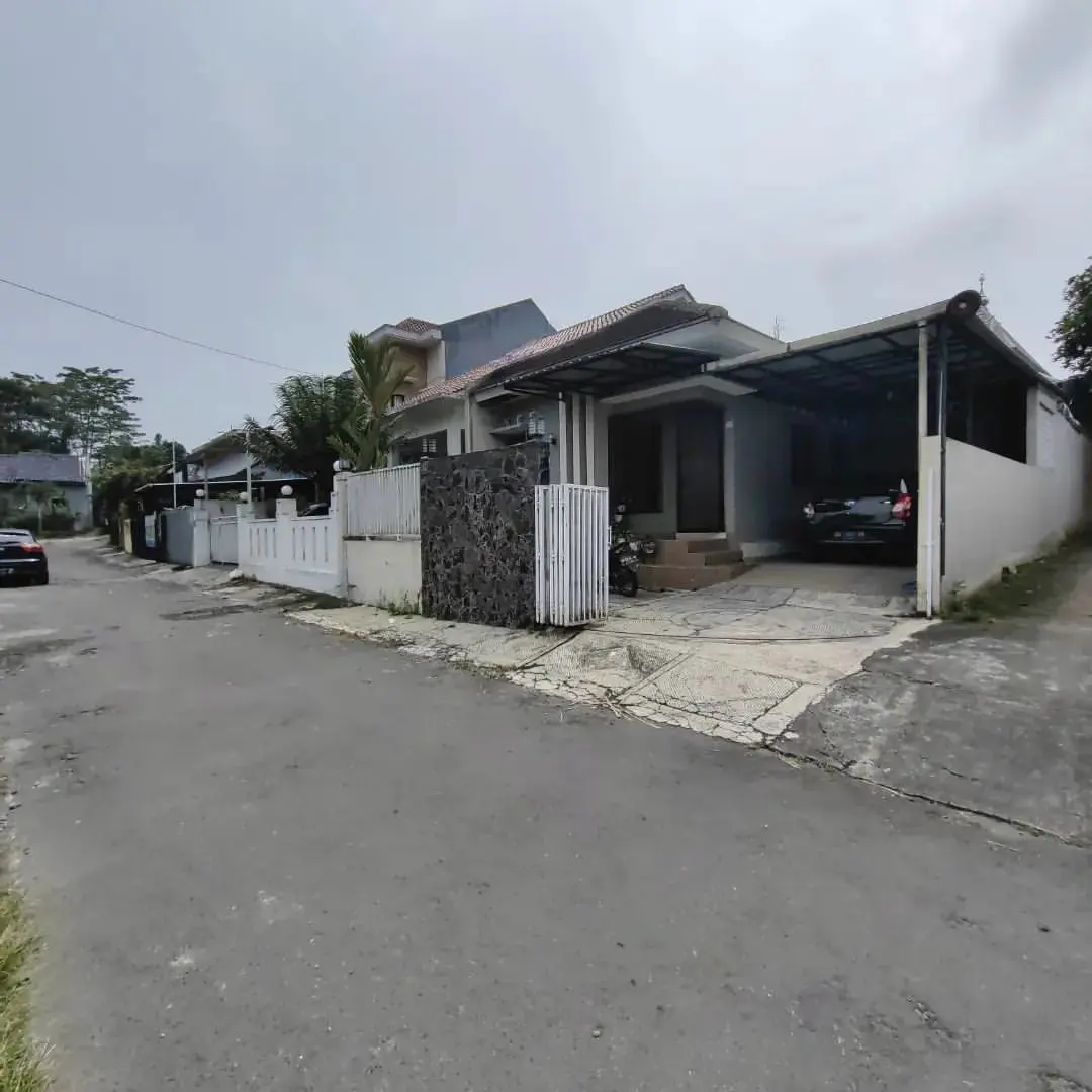 rumah luas di jl kaliurang km 9 yogyakarta