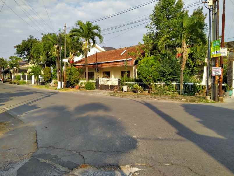 rumah luas strategis di rajamantri turangga bandung