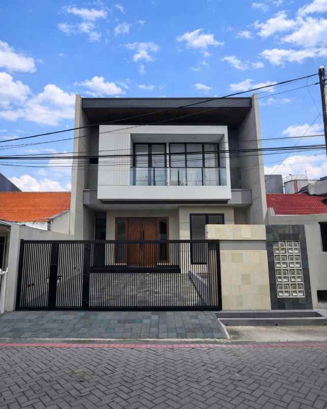 rumah manyar new minimalis row 2 5 mobil