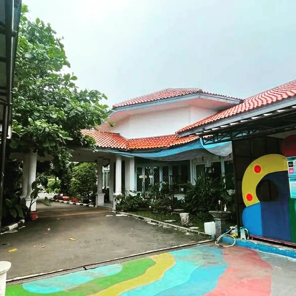 rumah megah curug raya dekat pondok kelapa