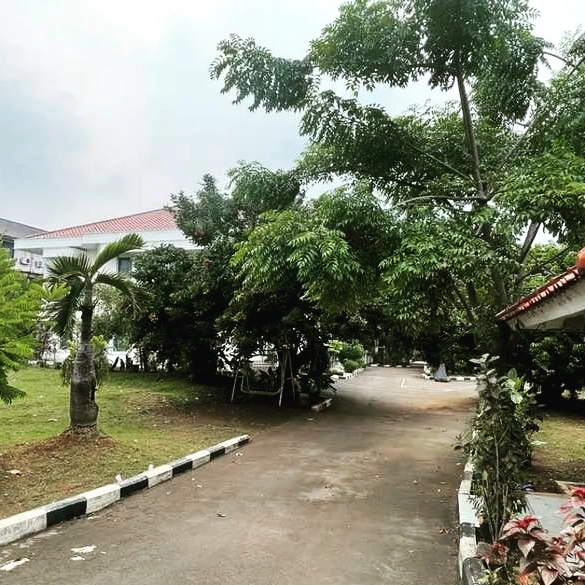 rumah megah curug raya dekat pondok kelapa