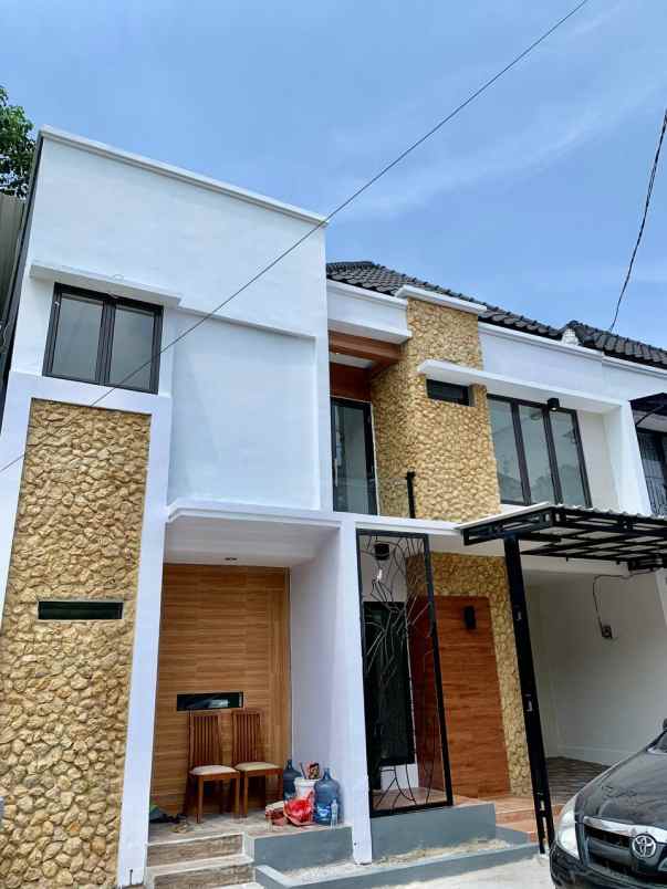 rumah mewah 2 5 lantai lokasi premium margonda depok