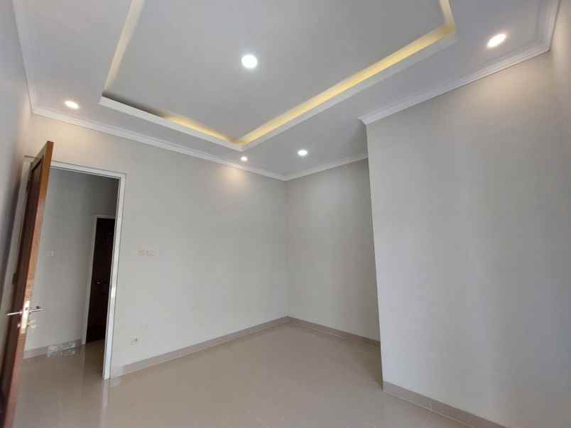 rumah mewah 2 lantai di cluster exclusive prambanan