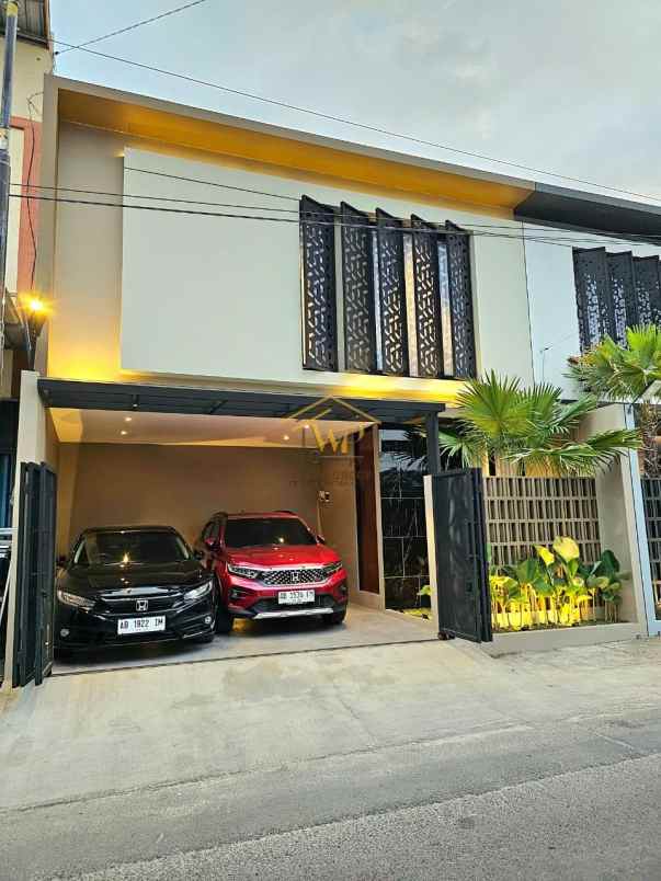 rumah mewah 2 lantai full furnished di ngemplak sleman