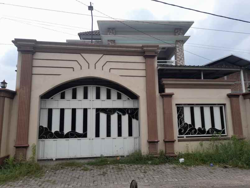 rumah mewah bangunan kokoh istimewa aman dan nyaman