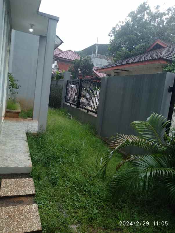 rumah mewah di cinere dekat ke living plaza cinere