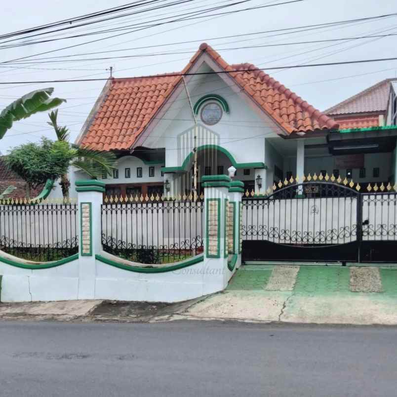 rumah mewah luas daerah banyumanik semarang atas