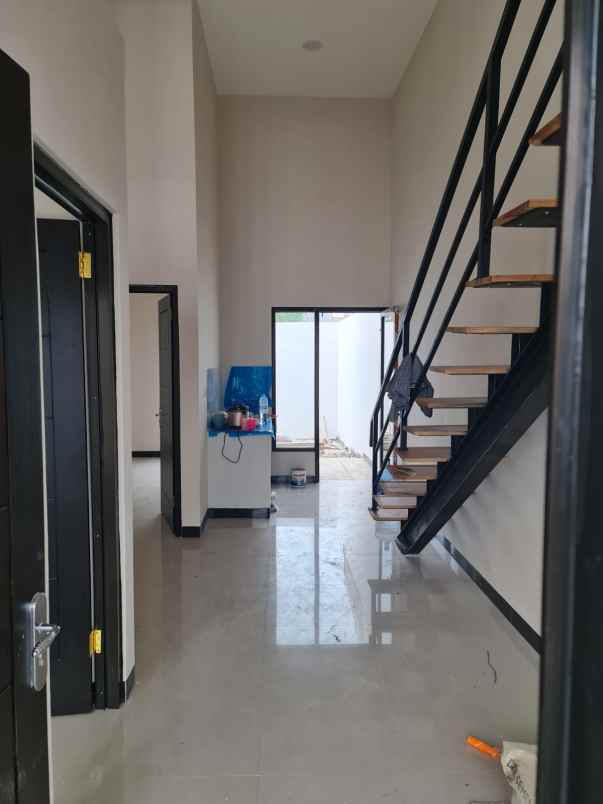 rumah mezanin selatan harga 800 jt nego