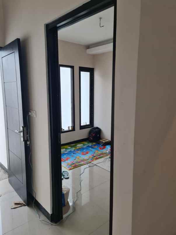 rumah mezanin selatan harga 800 jt nego