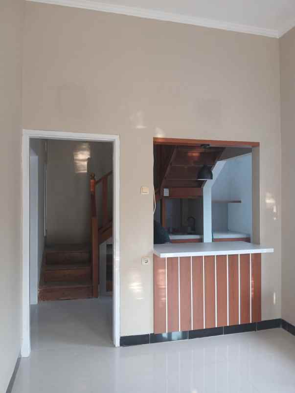 rumah minimalis komplek cihanjuang full renovasi hook