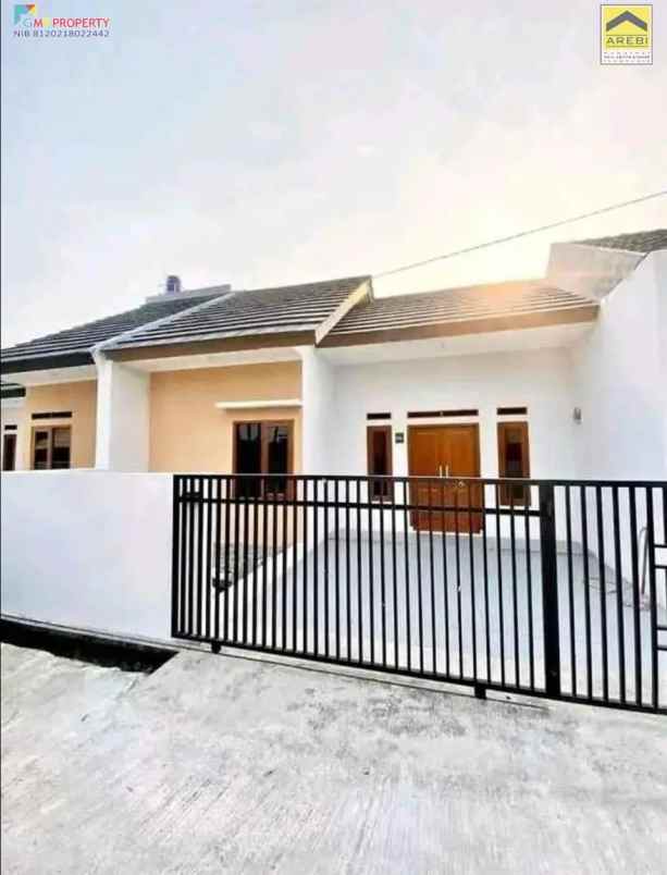 rumah minimalis modern dekat lapang golp arcamanik