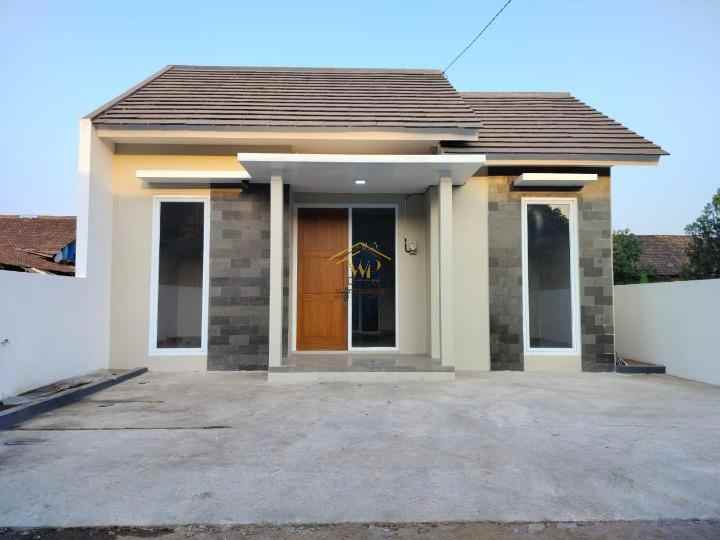 rumah modern cantik siap huni dekat candi sambisari