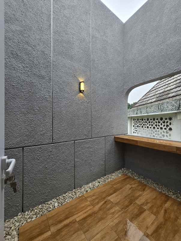 rumah modern dalam komplek di pondok kelapa jaktim