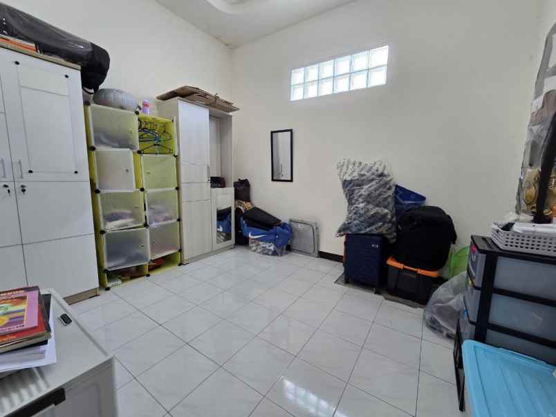 rumah mulyosari tengah strategis siap huni furnished