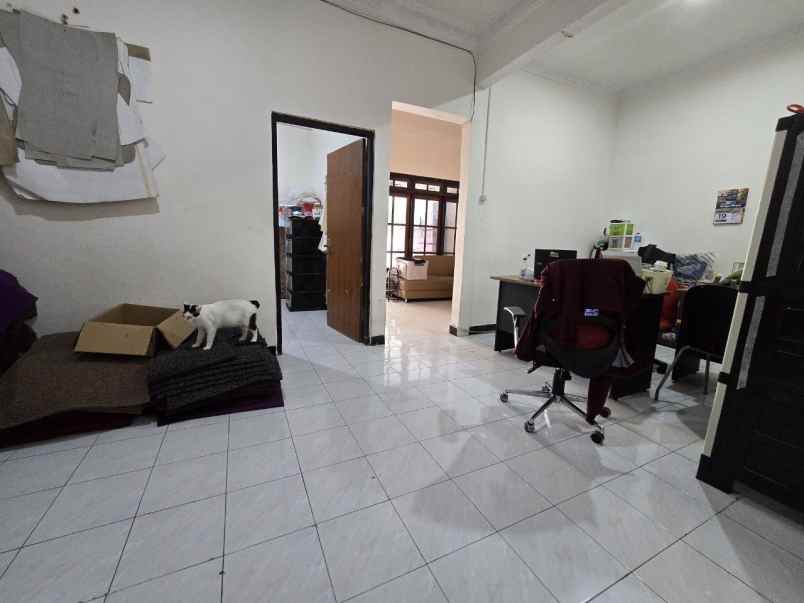 rumah mulyosari tengah strategis siap huni furnished