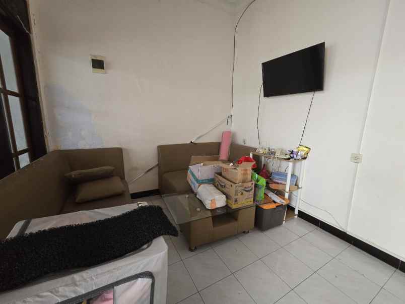 rumah mulyosari tengah strategis siap huni furnished