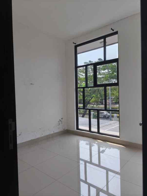 rumah murah di cluster laseine jgc jakarta timur
