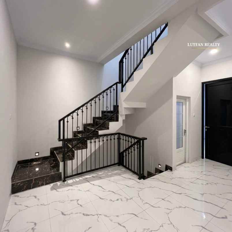 rumah non cluster modern classic tanah baru depok