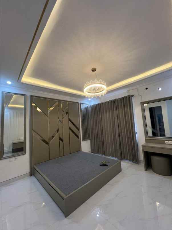 rumah ploso timur tambaksari lebar 8 semi furnished