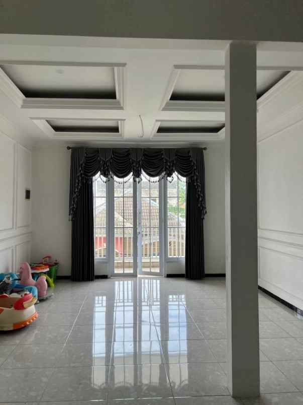 rumah ploso timur tambaksari lebar 8 semi furnished