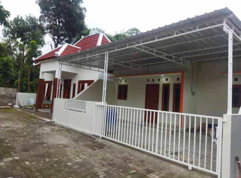 rumah prambanan dekat jl nasional dan pabrik sgm