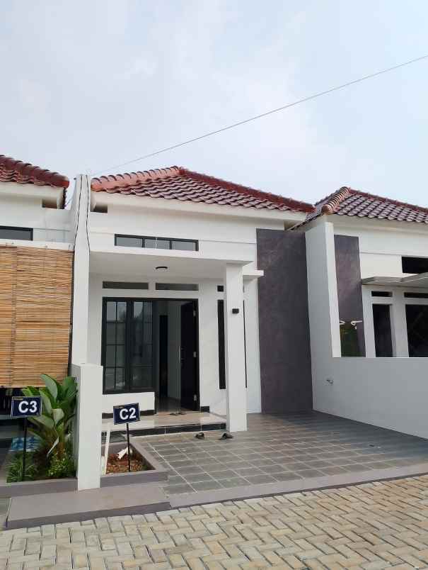 rumah premium konsep one gate system hot promo