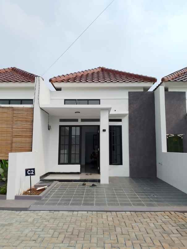 rumah premium konsep one gate system hot promo