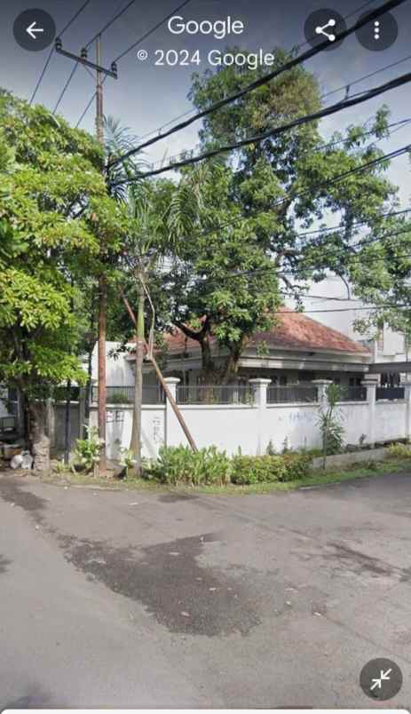 rumah pusat kota jl ambengan