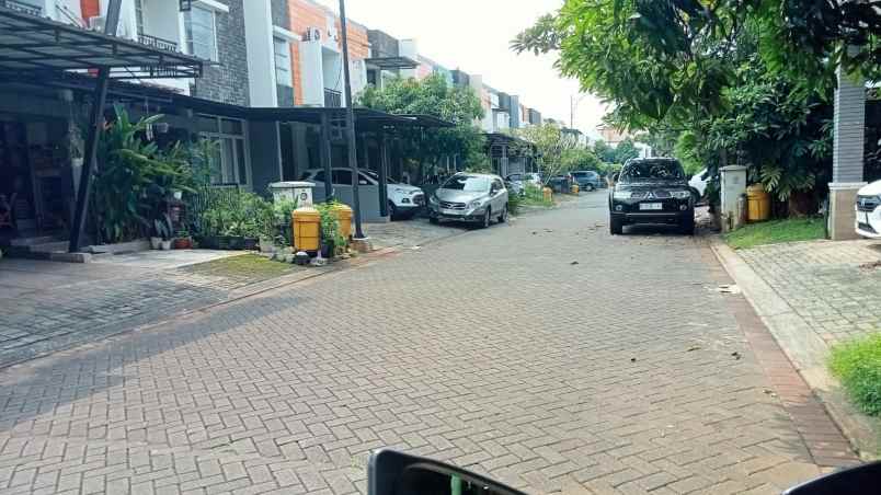 rumah raffles hills cibubur kawasan elit terpadu