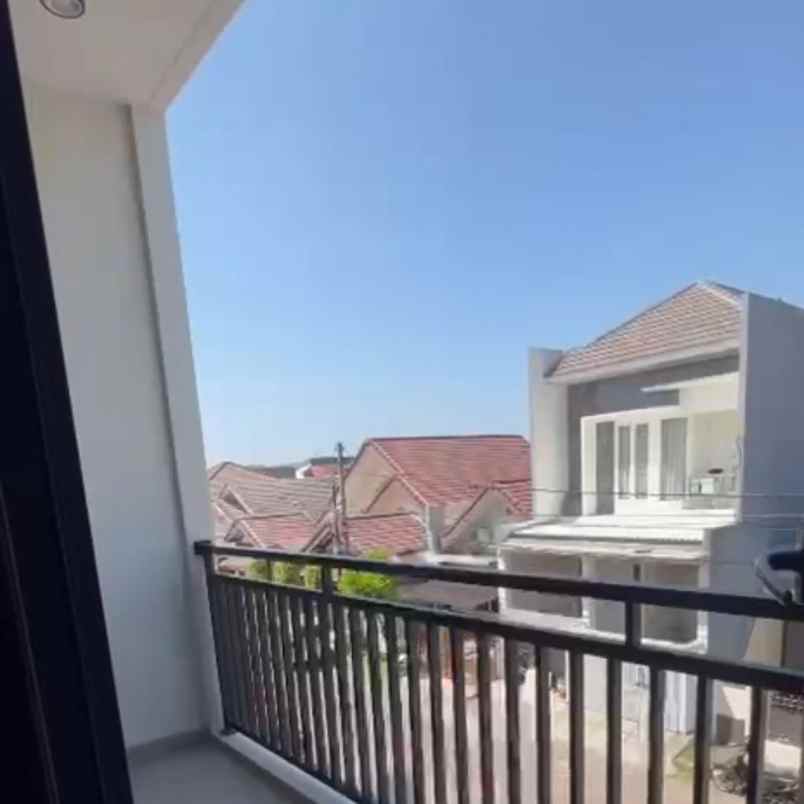 rumah ready nirwana eksekutif dekat merr tol upn