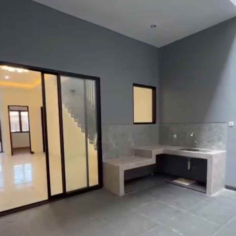 rumah ready nirwana eksekutif dekat merr tol upn