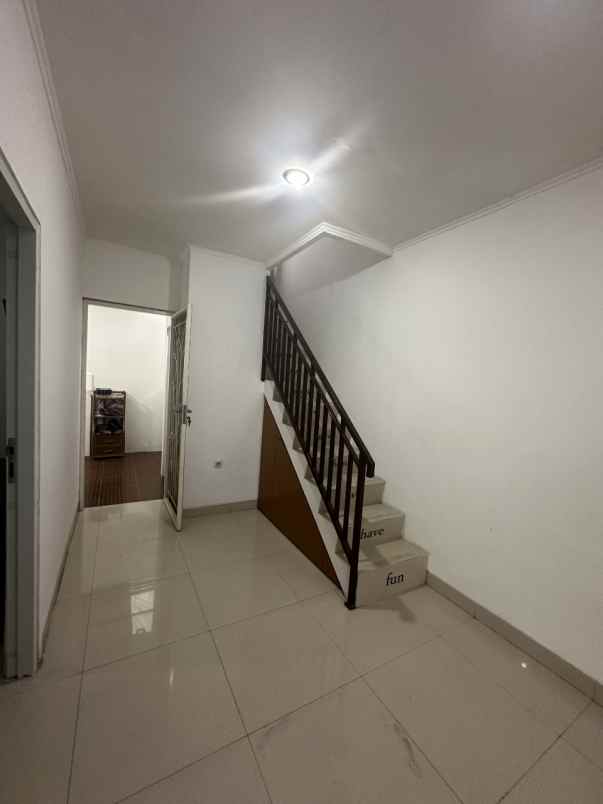 rumah ready serua ciputat bonus furnished