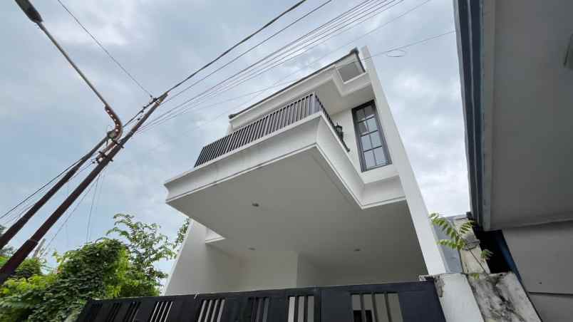 rumah rungkut asri utara shm ready