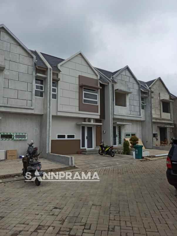 rumah scandinavian 900 jutaan 2 lantai dekat pamulang