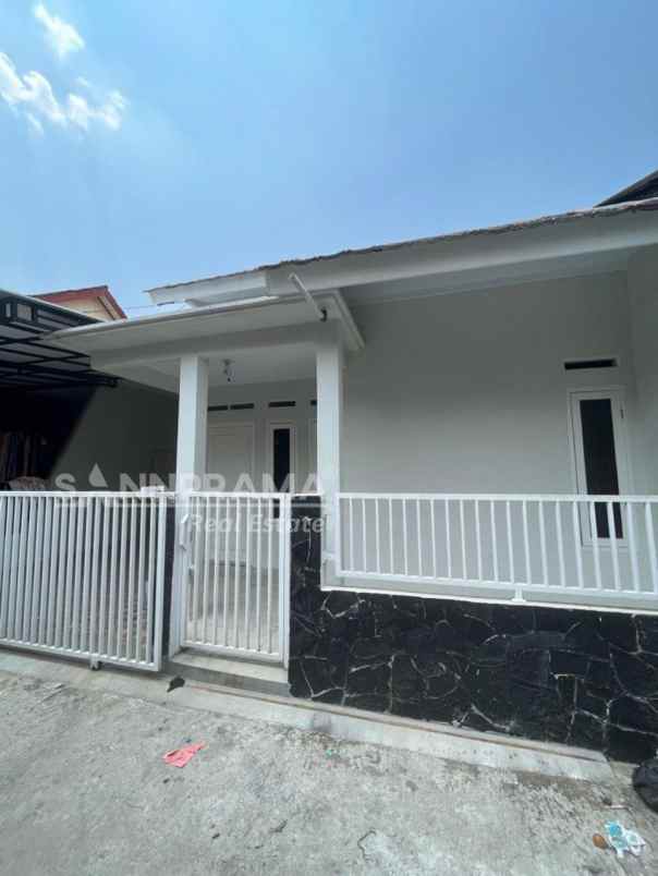 rumah second apik dan terawat di mampang depok iml