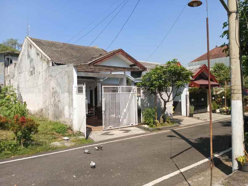 rumah second layaknya baru