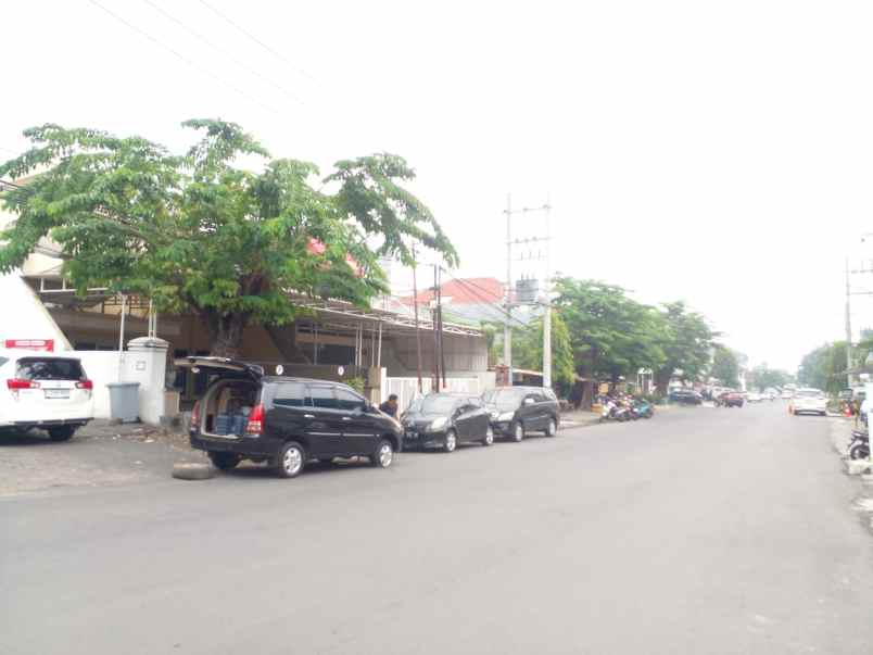 rumah second strategis tengah kota cocok untuk kantor