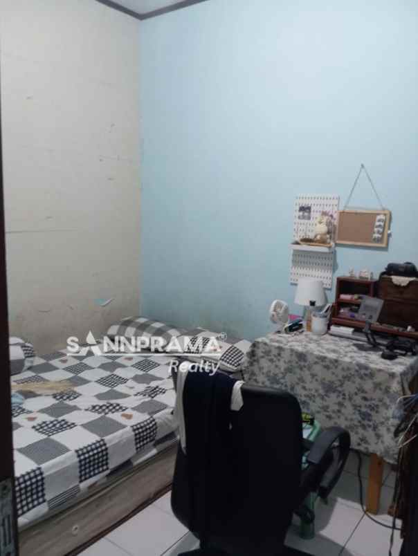 rumah seken dalam perumahan nuri bintaro ash