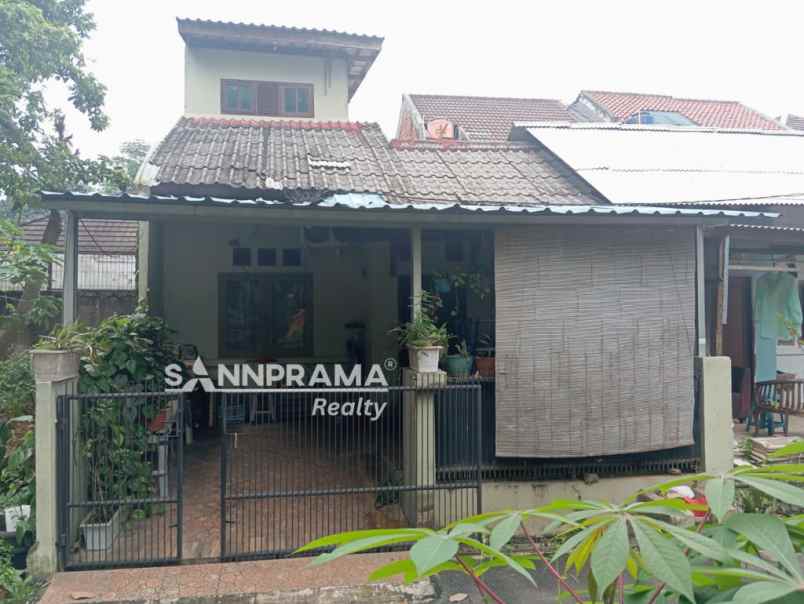 rumah seken dalam perumahan nuri bintaro ash