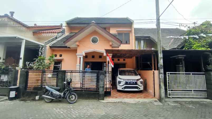 rumah semi furnish dalam perumahan di purwomartani