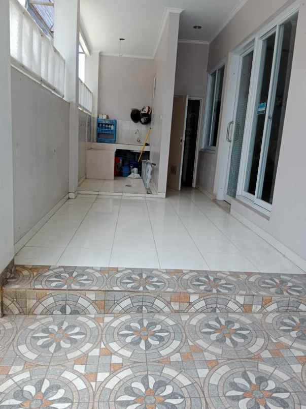 rumah siap huni 3 5 lantai depok jaya pancoran mas