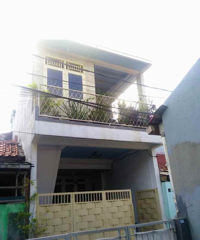 rumah siap huni di condet