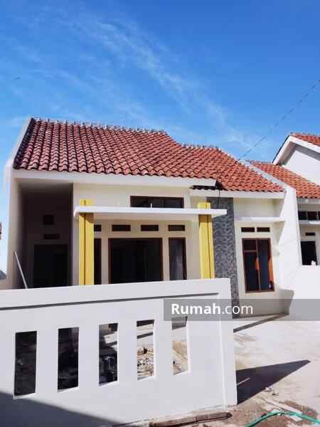 rumah strategis bebas banjir include shm cash