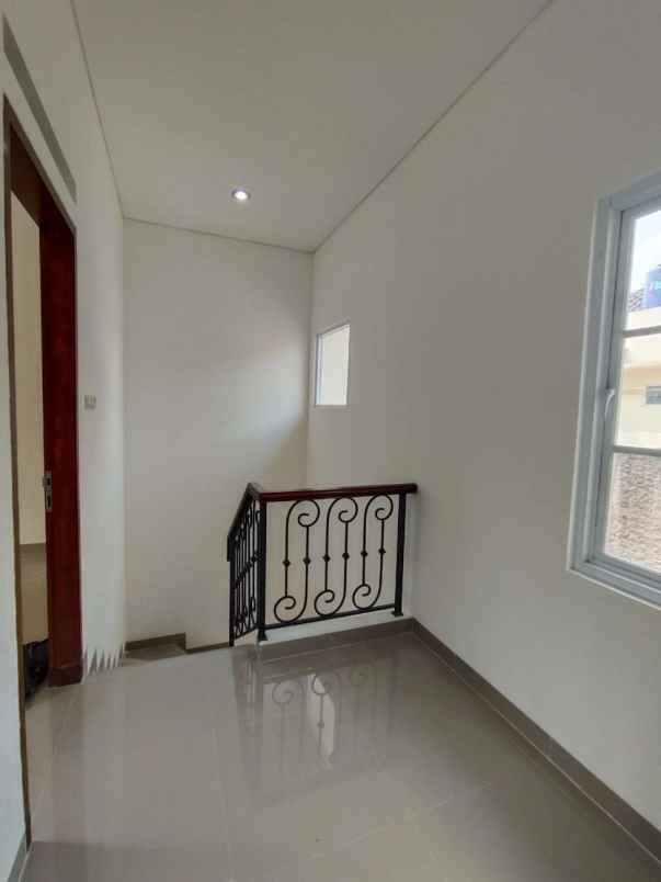 rumah strategis suasana alami di sentul bogor
