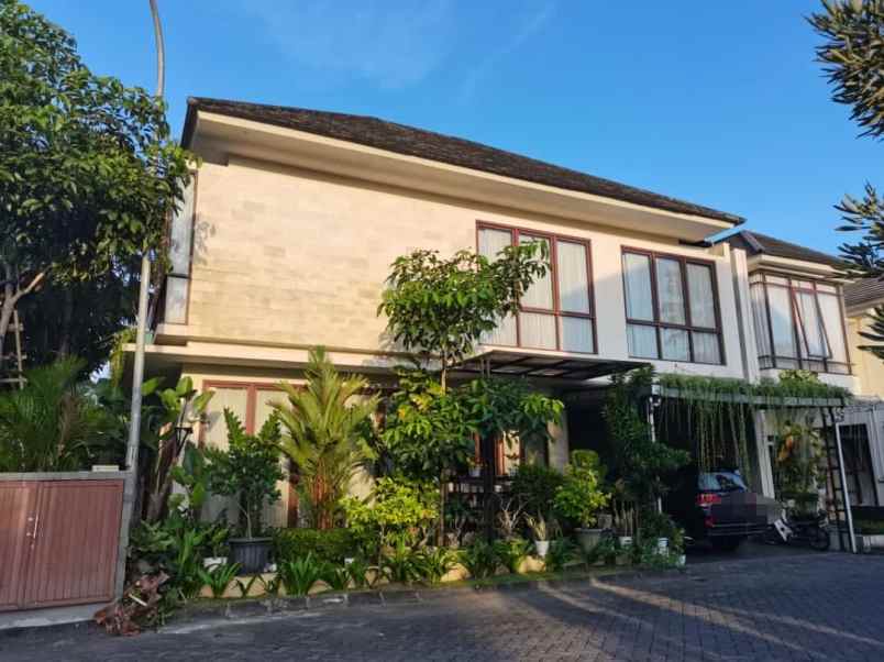 rumah tinggal full furniture dalam perumahan