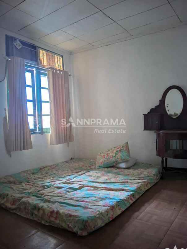 rumah toko 2 lantai banyak kamar di beji depok rilin