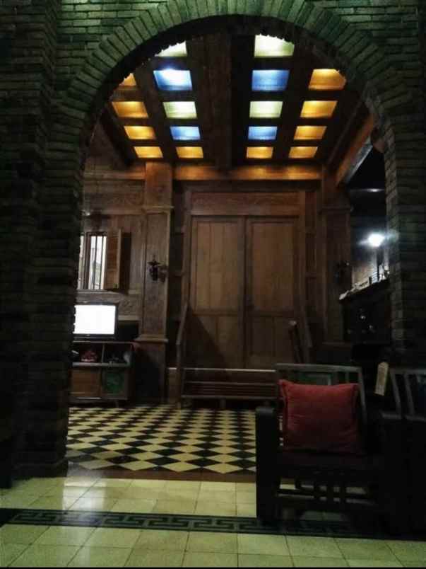 rumah villa kolonel masturi lembang bandung