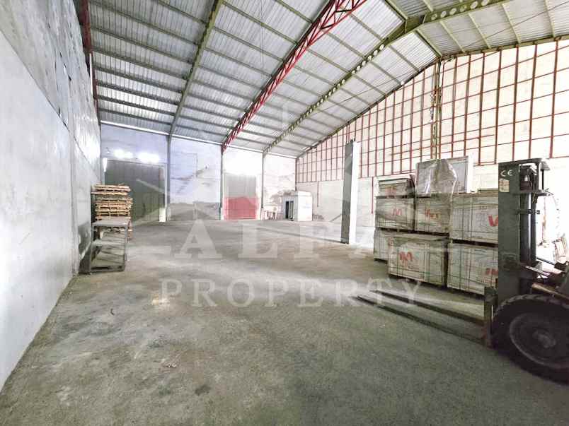 sangat murah gudang sewa 6 unit area parkir luas aman