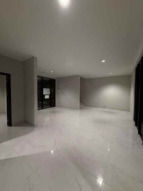 sewa rumah cluster kuningan village pik